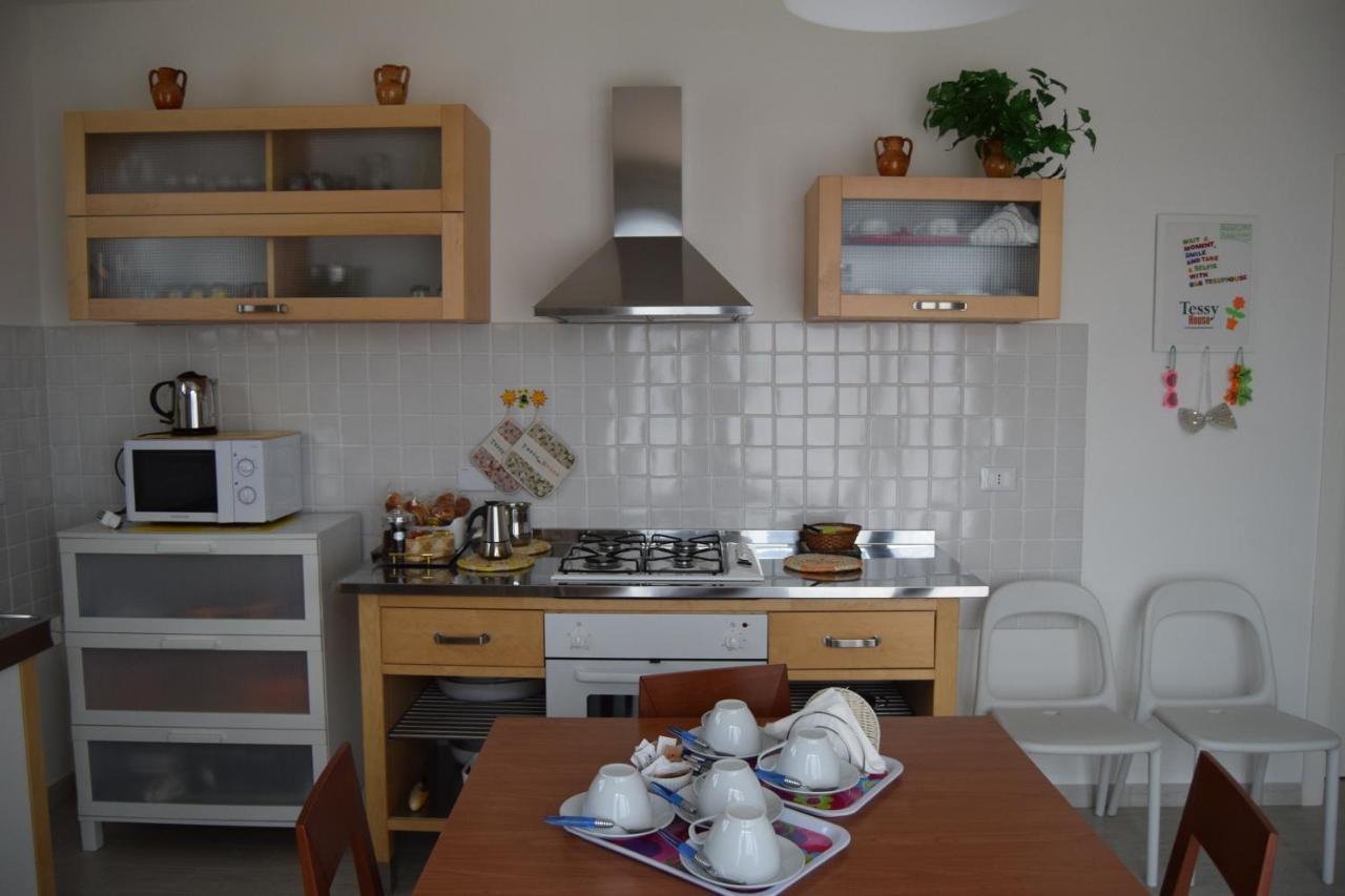 مخرج سبينيا Casa Vacanza E Per Lavoro Tessyhouse المظهر الخارجي الصورة